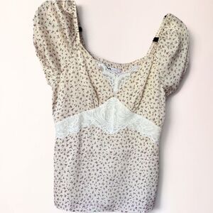 SO Floral Lace Trim Top Women’s M Cottagecore Puff Sleeve Cream Fitted Blouse